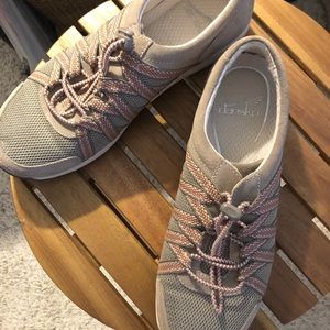 Dansko Honor Walking Shoes sz 38 Like New